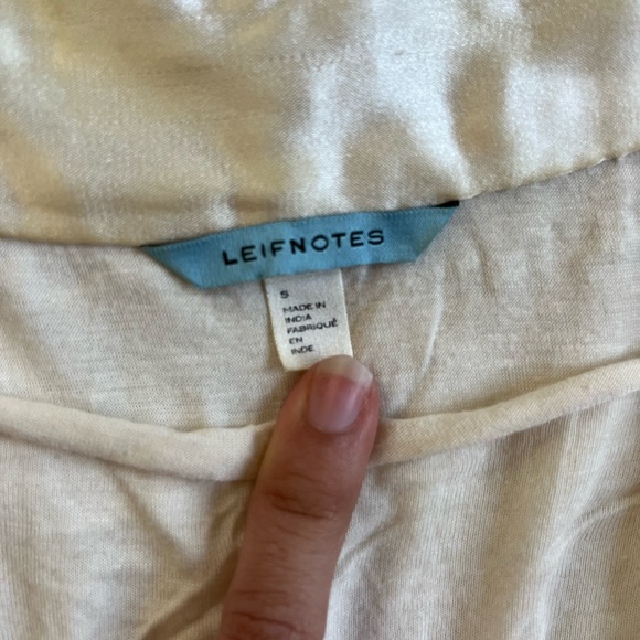 Leifnotes cream cowl neck top size s - Picture 2 of 6